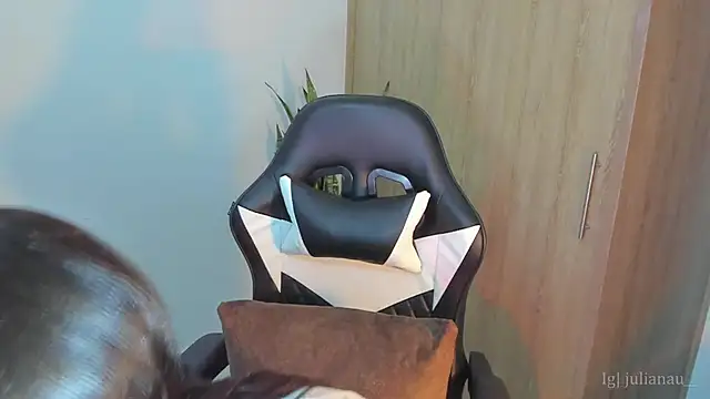 iriswest  online show from 22, 12, 2024