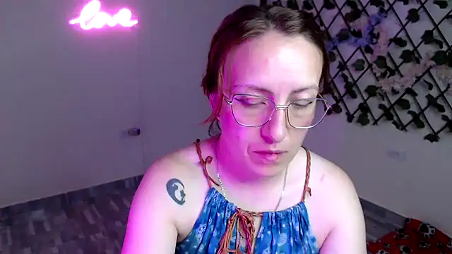 kittykalor09 online show from 21, 4, 2026