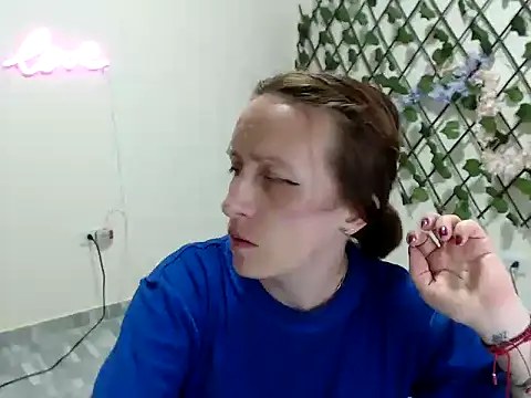 kittykalor09 online show from 25, 4, 2026