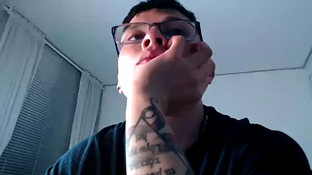 Snapshot of MathewCollin chatting on 19, 2, 2025 MathewCollin online show from 19, 2, 2025