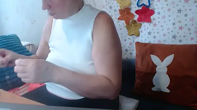 Snapshot of QueenLana chatting on 19, 11, 2025 QueenLana online show from 19, 11, 2025