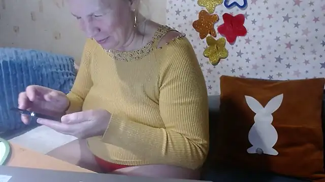 Snapshot of QueenLana chatting on 3, 12, 2025 QueenLana online show from 3, 12, 2025