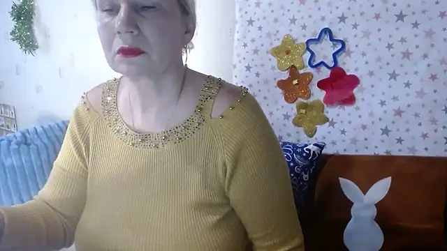 Snapshot of QueenLana chatting on 21, 12, 2025 QueenLana online show from 21, 12, 2025