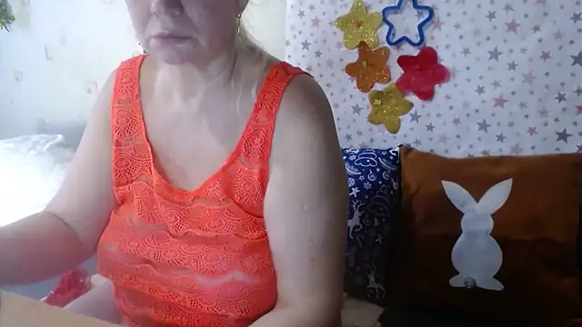 Snapshot of QueenLana chatting on 22, 12, 2025 QueenLana online show from 22, 12, 2025