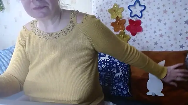 Snapshot of QueenLana chatting on 23, 12, 2025 QueenLana online show from 23, 12, 2025