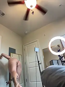 Snapshot of bellafreakyfun chatting on 24, 9, 2025 bellafreakyfun online show from 24, 9, 2025