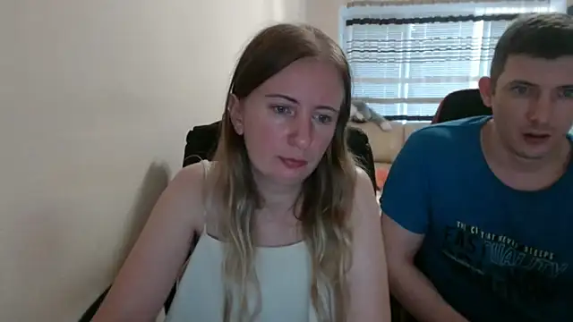 Snapshot of PeterAndJen chatting on 10, 9, 2025 PeterAndJen online show from 10, 9, 2025