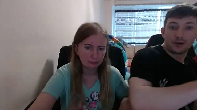 Snapshot of PeterAndJen chatting on 16, 9, 2025 PeterAndJen online show from 16, 9, 2025