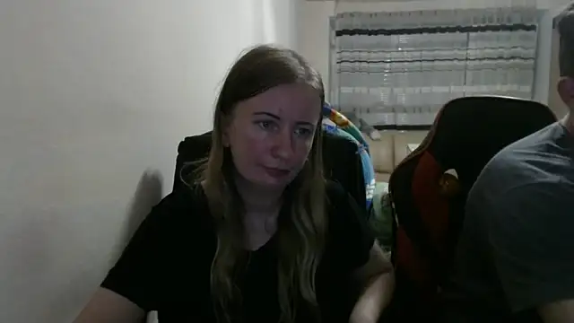 Snapshot of PeterAndJen chatting on 19, 9, 2025 PeterAndJen online show from 19, 9, 2025