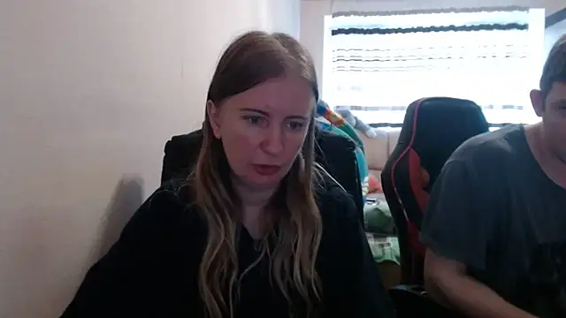 Snapshot of PeterAndJen chatting on 20, 9, 2025 PeterAndJen online show from 20, 9, 2025