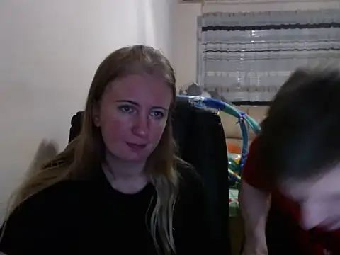 Snapshot of PeterAndJen chatting on 25, 9, 2025 PeterAndJen online show from 25, 9, 2025