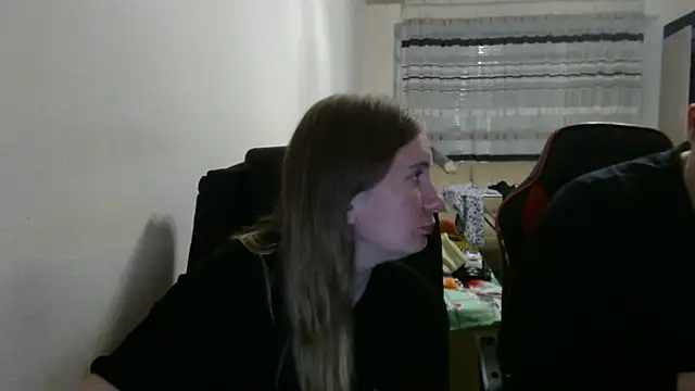 Snapshot of PeterAndJen chatting on 26, 9, 2025 PeterAndJen online show from 26, 9, 2025
