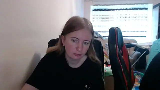Snapshot of PeterAndJen chatting on 27, 9, 2025 PeterAndJen online show from 27, 9, 2025