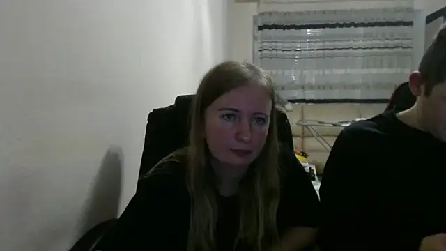 Snapshot of PeterAndJen chatting on 27, 9, 2025 PeterAndJen online show from 27, 9, 2025