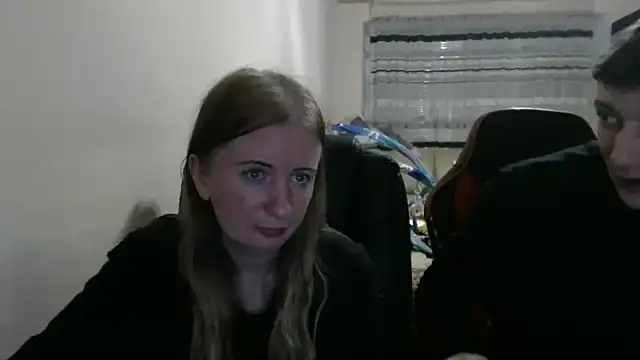 Snapshot of PeterAndJen chatting on 28, 9, 2025 PeterAndJen online show from 28, 9, 2025