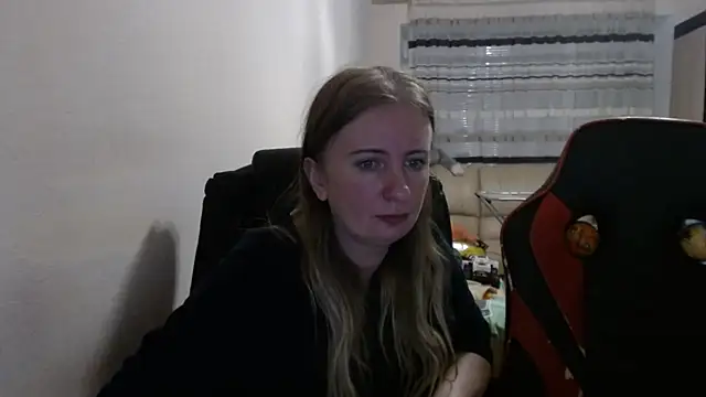 Snapshot of PeterAndJen chatting on 29, 9, 2025 PeterAndJen online show from 29, 9, 2025