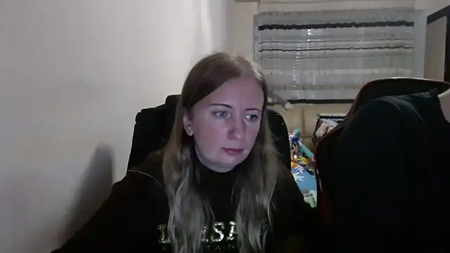 Snapshot of PeterAndJen chatting on 2, 10, 2025 PeterAndJen online show from 2, 10, 2025