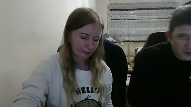 Snapshot of PeterAndJen chatting on 6, 10, 2025 PeterAndJen online show from 6, 10, 2025