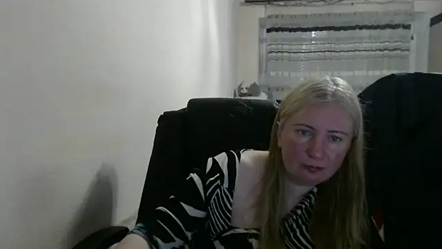 PeterAndJen online show from 10, 5, 2026