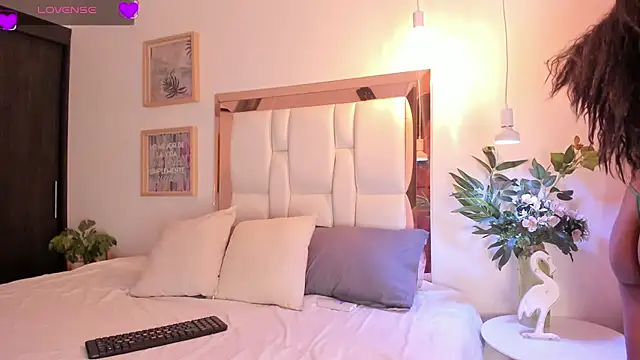 Snooky Clinton online show from 8, 3, 2025