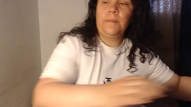 Snapshot of agathamiller01 chatting on 30, 4, 2026 agathamiller01 online show from 30, 4, 2026