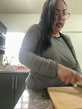 MileyGia online show from 12, 1, 2026