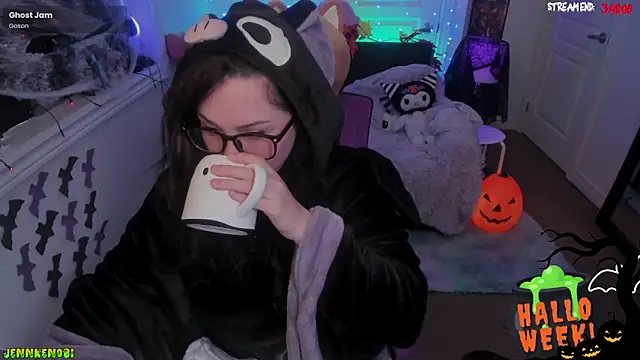 Snapshot of JennKenobi chatting on 27, 10, 2025 JennKenobi online show from 27, 10, 2025