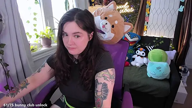 Snapshot of JennKenobi chatting on 23, 4, 2026 JennKenobi online show from 23, 4, 2026