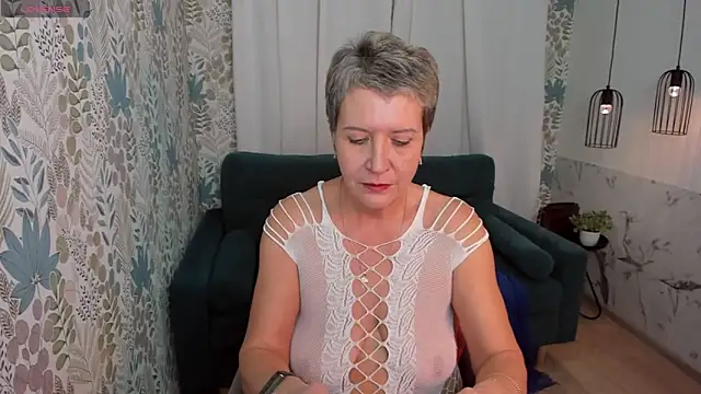 Snapshot of KathySunn chatting on 10, 12, 2024 KathySunn online show from 10, 12, 2024