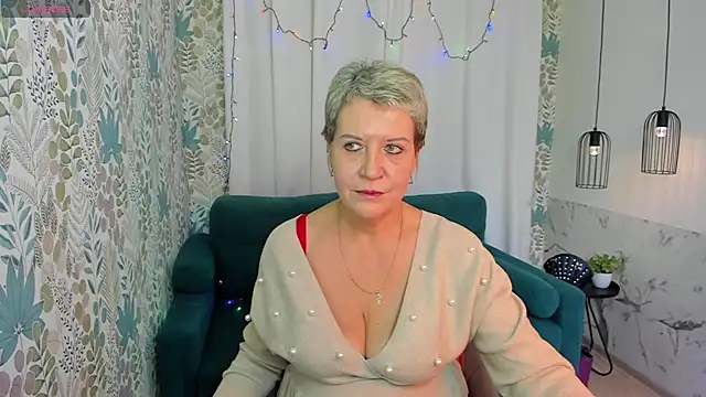 Snapshot of KathySunn chatting on 4, 1, 2025 KathySunn online show from 4, 1, 2025