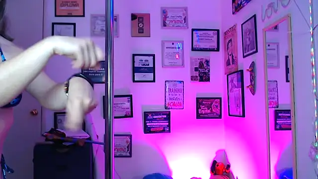 Snapshot of AhriSteele chatting on 3, 12, 2025 AhriSteele online show from 3, 12, 2025