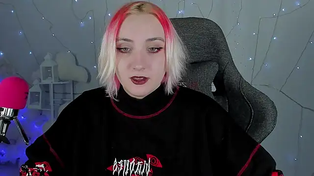 Snapshot of AsheLucker chatting on 2, 2, 2025 AsheLucker online show from 2, 2, 2025