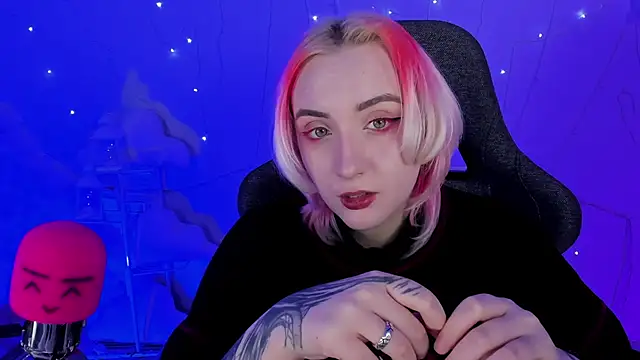 Snapshot of AsheLucker chatting on 15, 2, 2025 AsheLucker online show from 15, 2, 2025