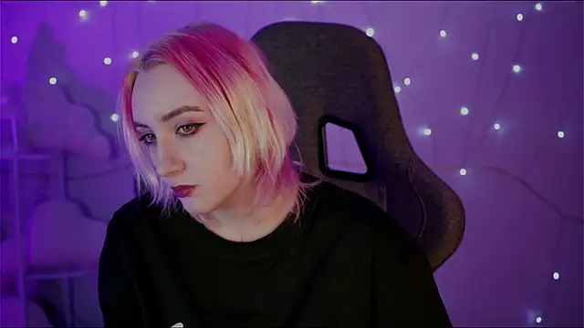 Snapshot of AsheLucker chatting on 21, 2, 2025 AsheLucker online show from 21, 2, 2025