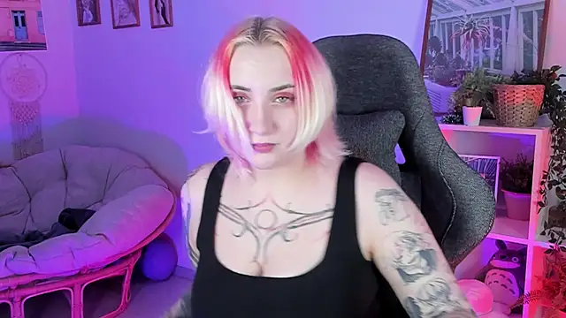 Snapshot of AsheLucker chatting on 2, 3, 2025 AsheLucker online show from 2, 3, 2025