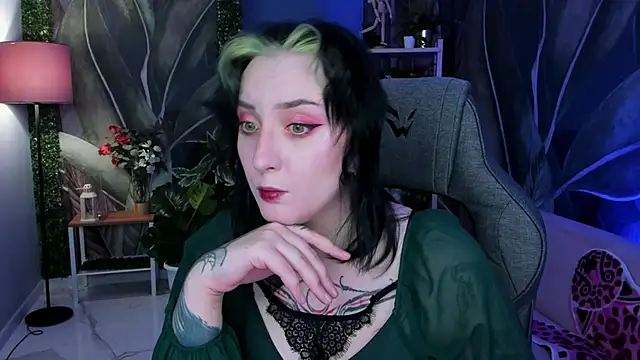 Snapshot of AsheLucker chatting on 9, 10, 2025 AsheLucker online show from 9, 10, 2025