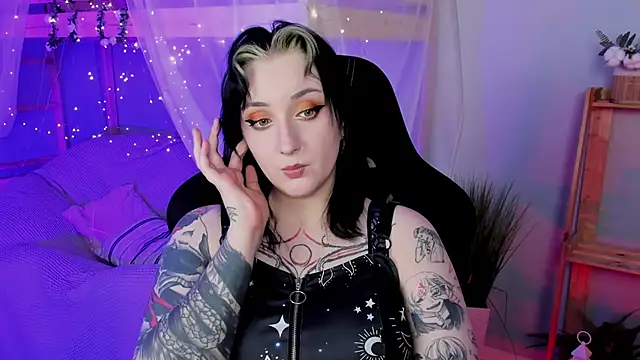 Snapshot of AsheLucker chatting on 17, 10, 2025 AsheLucker online show from 17, 10, 2025