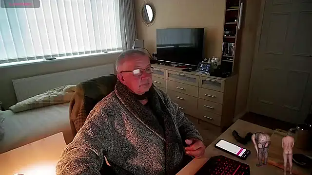 Snapshot of Aandy62 chatting on 16, 6, 2026 Aandy62 online show from 16, 6, 2026