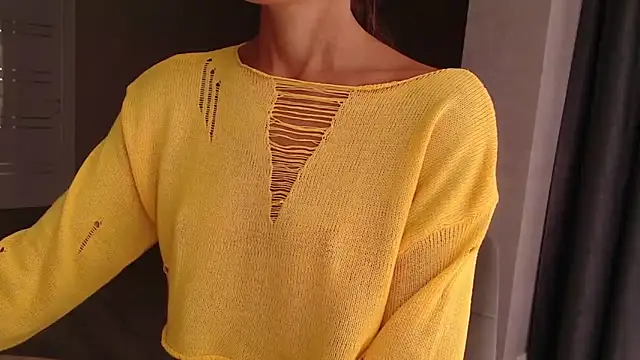 Varonica Caprii online show from 6, 10, 2025