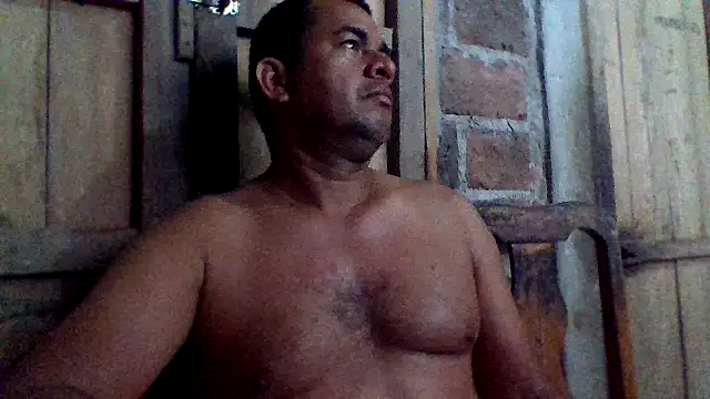 Snapshot of axomen chatting on 8, 10, 2025 axomen online show from 8, 10, 2025