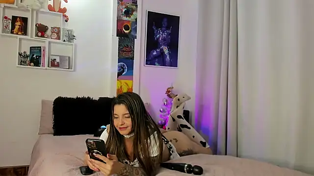 Sarah Jhonson online show from 4, 1, 2025