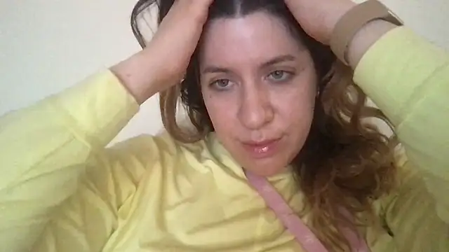 Snapshot of HYPHYtype chatting on 1, 12, 2024 HYPHYtype online show from 1, 12, 2024