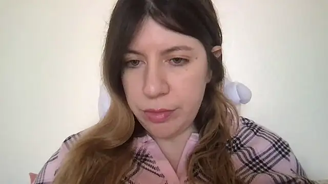 Snapshot of HYPHYtype chatting on 11, 12, 2024 HYPHYtype online show from 11, 12, 2024