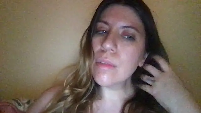 Snapshot of HYPHYtype chatting on 22, 12, 2024 HYPHYtype online show from 22, 12, 2024