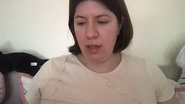 Snapshot of HYPHYtype chatting on 24, 4, 2026 HYPHYtype online show from 24, 4, 2026