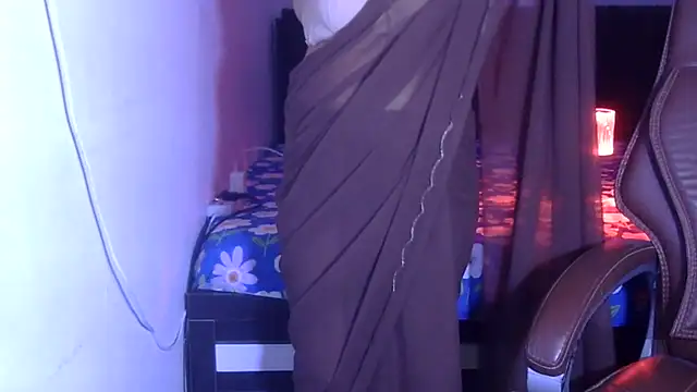 Snapshot of Maalnad_beauty chatting on 13, 10, 2025 Maalnad beauty online show from 13, 10, 2025