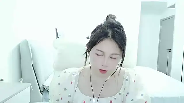 Sunset glow online show from 11, 10, 2025