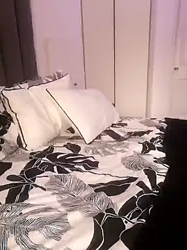 CuteHoney92 online show from 1, 4, 2026