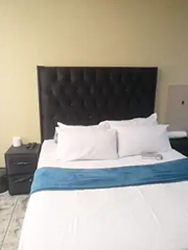 CuteHoney92 online show from 23, 4, 2026