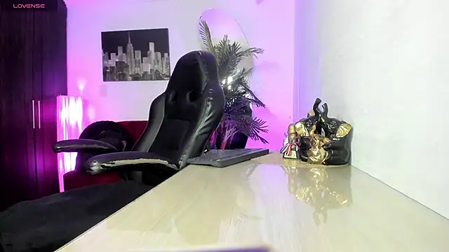 Snapshot of Amaia_Bushida chatting on 9, 10, 2025 Amaia Bushida online show from 9, 10, 2025